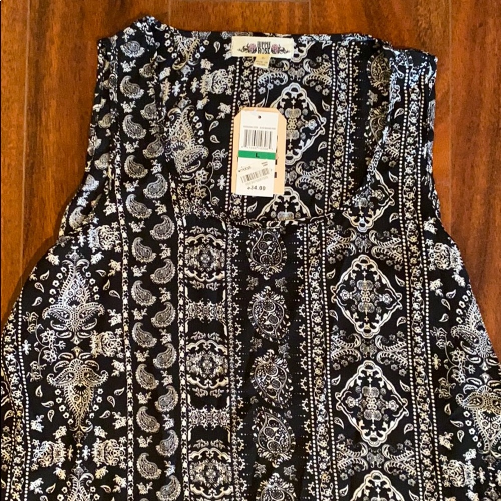 🥶 3 for $20!! 🥶 Macy’s Top